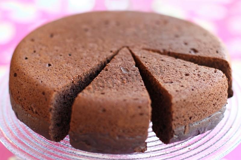 Бисквитный шоколадный пирог на кипятке в мультиварке - готовим с Wafelnica.Club