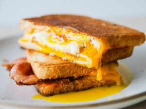 Сэндвичи с яйцом в сэндвичнице - готовим с Wafelnica.Club